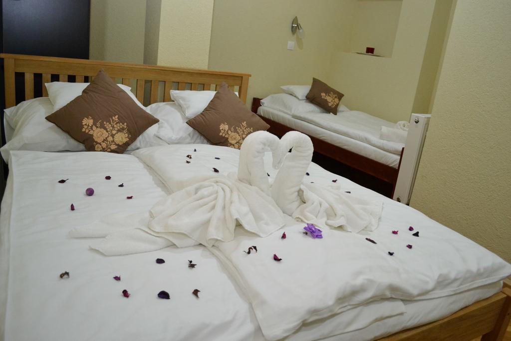 Ezuestfenyo Hotel Telkibánya Εξωτερικό φωτογραφία